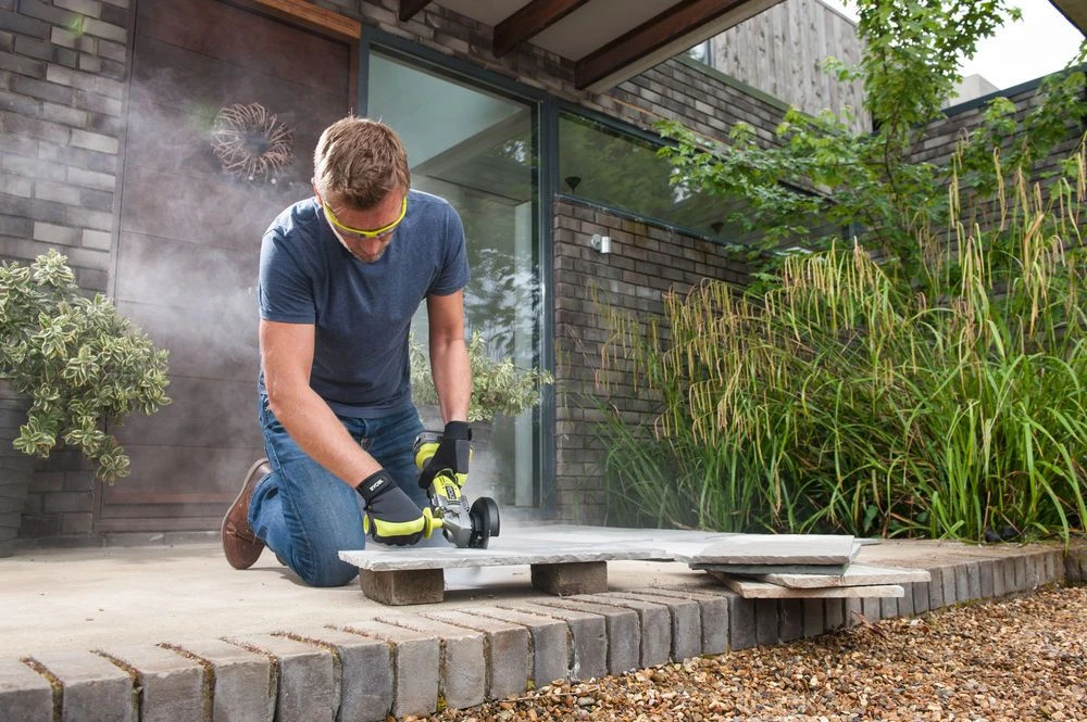 Ryobi R18AG7-0 ONE+ 18V Li-Ion Accu Haakse Slijper Body - 125mm - Koolborstelloos - 5133002852 2 Ryobi R18AG7-0 ONE+ 18V Li-Ion Accu Haakse Slijper Body - 125mm - Koolborstelloos - 5133002852 - Afbeelding 2