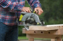 Ryobi R18CS7-0 BL ONE+ 18V Li-Ion Accu Cirkelzaag Body - 184mm - Koolborstelloos - 5133002890 9 Ryobi R18CS7-0 BL ONE+ 18V Li-Ion Accu Cirkelzaag Body - 184mm - Koolborstelloos - 5133002890 -WIHA Winkel 0d587c55f04a156e5ee6820db1a10fa5