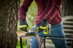 Ryobi R18AG7-0 ONE+ 18V Li-Ion Accu Haakse Slijper Body - 125mm - Koolborstelloos - 5133002852 8 Ryobi R18AG7-0 ONE+ 18V Li-Ion Accu Haakse Slijper Body - 125mm - Koolborstelloos - 5133002852 -WIHA Winkel a4e0b4e9ab161080d8d2a85b9cbe8456