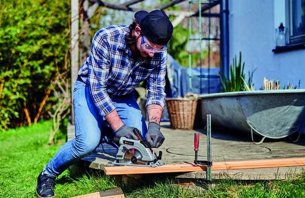 Einhell TE-CS 18/190 Li BL 18V Li-Ion Accu Handcirkelzaag Set - 190mm (met 2.5Ah Accu Starterset) 2 Einhell TE-CS 18/190 Li BL 18V Li-Ion Accu Handcirkelzaag Set - 190mm (met 2.5Ah Accu Starterset) - Afbeelding 2