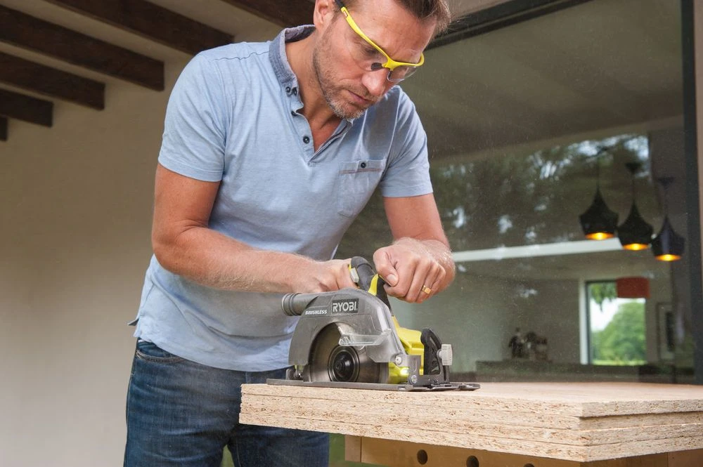 Ryobi R18CS7-0 BL ONE+ 18V Li-Ion Accu Cirkelzaag Body - 184mm - Koolborstelloos - 5133002890 2 Ryobi R18CS7-0 BL ONE+ 18V Li-Ion Accu Cirkelzaag Body - 184mm - Koolborstelloos - 5133002890 - Afbeelding 2